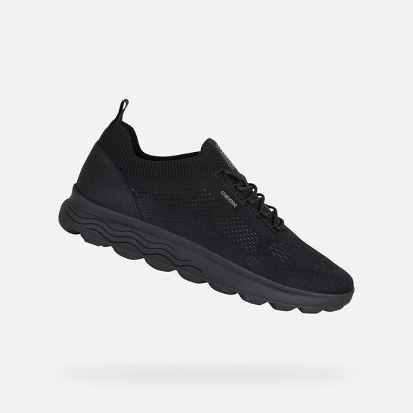 Buty do chodzenia męskie Geox Spherica. Czarne buty sportowe męskie Geox, bez zapięcia, trekkingowe. Za 405.35 zł.
