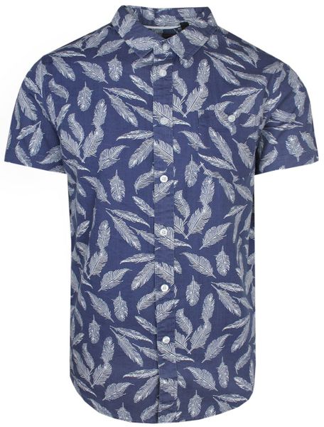 Koszula Bawełniana - Brave Soul - Niebieska, w Pióra. Niebieskie koszule męskie Brave Soul, na lato, l, bez wzorów, z bawełny, sportowe, bez kołnierzyka, bez ramiączek. Za 115.00 zł.