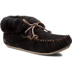 Kapcie EMU AUSTRALIA - Moonah W10926 Black. Kapcie damskie marki Emu Australia. W wyprzedaży za 269.00 zł.