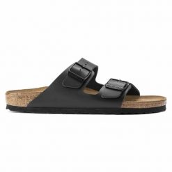 Klapki Birkenstock Arizona Nl 51193 czarne. Czarne klapki damskie bez wzorów, ze skóry, casualowe, bez obcasa. Za 640.44 zł.