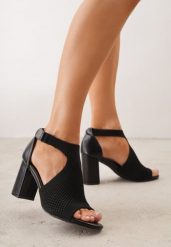 Czarne Sandały Soft Fit VICES na Obcasie w Stylu Botków z Elastyczną Ażurową Cholewką Comfort Omphopis. Czarne sandały damskie Renee, w ażurowe wzory, z jeansu, bez obcasa, na obcasie, bez zapięcia. Za 129.99 zł.