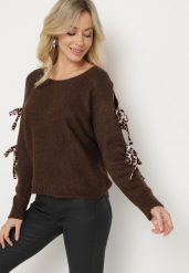 Brązowy Sweter z Moherem o Nietoperzowym Kroju z Ozdobnymi Wiązaniami w Panterkę Semiri. Brązowe swetry damskie Born2be, s, bez wzorów, z jeansu, eleganckie, bez kołnierzyka, bez ramiączek, długie, bez kaptura. Za 64.99 zł.