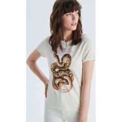 Koszulka z dużym nadrukiem - Kremowy. T-shirty damskie marki Cropp. Za 29.99 zł.