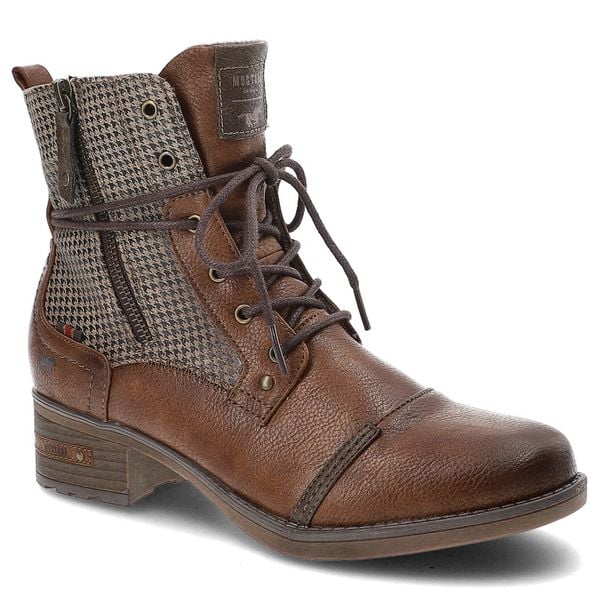 Brązowe Botki Mustang Modne Buty Damskie. Brązowe kozaki damskie Mustang, ze skóry ekologicznej, bez obcasa. Za 239.00 zł.