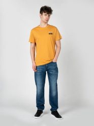 Guess T-Shirt "Mirage" | M3GI16I3Z14 | Mężczyzna | Pomarańczowy. Brązowe t-shirty męskie Guess, m, z aplikacjami, z bawełny, bez kołnierzyka. W wyprzedaży za 89.00 zł.