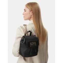 Plecak LOVE MOSCHINO. Czarne plecaki damskie Love Moschino, bez wzorów. Za 859.99 zł.