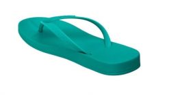 Japonki damskie plażowe do rekreacji Ipanema Anatomica Mix. Klapki damskie Ipanema, z aplikacjami, z gumy, eleganckie, bez obcasa, na płaskiej podeszwie. Za 98.00 zł.