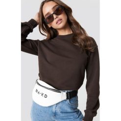 NA-KD Basic Bluza basic - Brown. Brązowe bluzy damskie NA-KD Basic, prążkowane. Za 100.95 zł.