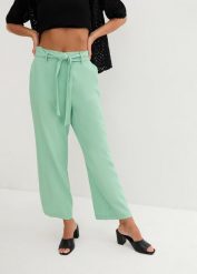 Spodnie culotte z przewiewnego materiału z domieszką lnu. Zielone spodnie materiałowe damskie bonprix, bez wzorów. Za 129.99 zł.