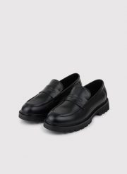 PAKO LORENTE – Czarne loafersy męskie. Czarne eleganckie półbuty Pako Lorente, na jesień, ze skóry, eleganckie, bez zapięcia. Za 399.99 zł.