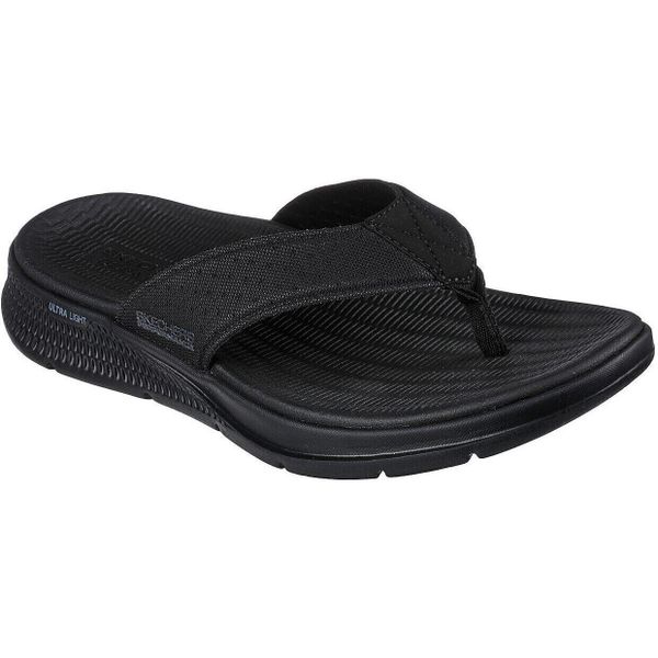 Plaskanie Skechers Go Consistent, Mężczyźni. Czarne klapki męskie Skechers, bez wzorów, z syntetyku. Za 290.00 zł.