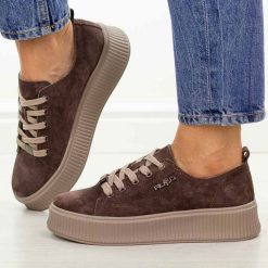 D. Brązowe skórzane półbuty damskie Filippo Dp6122/26. Brązowe półbuty damskie Filippo, na jesień, bez wzorów, ze skóry, eleganckie, z okrągłym noskiem, bez obcasa, na platformie, bez zapięcia. Za 239.00 zł.