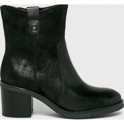 Caprice - Botki. Czarne kozaki damskie Caprice, z materiału, bez obcasa, na obcasie. W wyprzedaży za 329.90 zł.