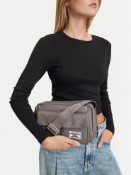 Guess Jeans Torebka CWBEO-GUESS-B-005-10 Szary. Szare listonoszki damskie Guess Jeans, z aplikacjami, z jeansu, bez dodatków. Za 179.99 zł.