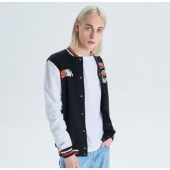 Bluza bomber jacket 123Klan x Czarny. Bluzy męskie marki Cropp. Za 139.99 zł.