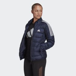Essentials Down Jacket. Niebieskie kurtki damskie Adidas, na zimę, s, bez wzorów, bez kaptura. Za 549.00 zł.