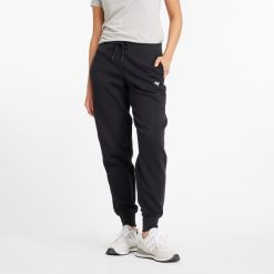 Spodnie damskie New Balance WP43805BK – czarne. Czarne spodnie dresowe damskie New Balance, l, bez wzorów, z bawełny. Za 159.99 zł.