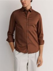 Koszula slim z bawełny egipskiej - miedziany. Brązowe koszule męskie Reserved, l, bez wzorów, z bawełny, bez kołnierzyka, bez ramiączek. W wyprzedaży za 69.99 zł.
