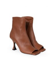 Patrizia Pepe Botki | 8Y0035/L048 | Kobieta | Brązowy. Brązowe botki damskie Patrizia Pepe, ze skóry, eleganckie, z otwartym noskiem, bez obcasa, na obcasie, bez zapięcia. W wyprzedaży za 749.00 zł.