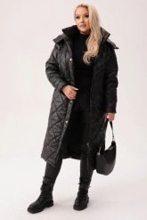 Pikowany czarny płaszcz z kapturem Valentina - komfort i elegancja na chłodne dni PLUS SIZE XXL. Czarne płaszcze damskie Moda Size Plus Iwanek, na zimę, plus size, bez wzorów, z materiału, eleganckie, plus size, krótkie, z kapturem. W wyprzedaży za 379.90 zł.