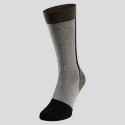 Skarpety trekkingowe Performance Wool ODLO. Szare skarpety damskie Odlo, bez wzorów, z poliamidu. Za 122.90 zł.