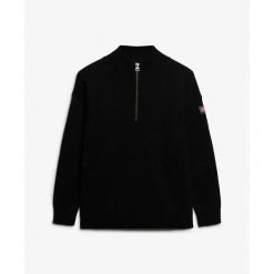 Pulower damski z rozpięciem na pół z kołnierzem przypominającym kołnierz od kurt. Czarne swetry damskie Superdry., na zimę, bez wzorów, z dzianiny, eleganckie, bez kołnierzyka, bez ramiączek, bez kaptura. Za 349.55 zł.