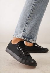 Czarne Casualowe Trampki w Stylu Basic Tulipmeadow. Czarne trampki i tenisówki damskie Renee, bez wzorów, z jeansu, bez zapięcia. Za 89.99 zł.