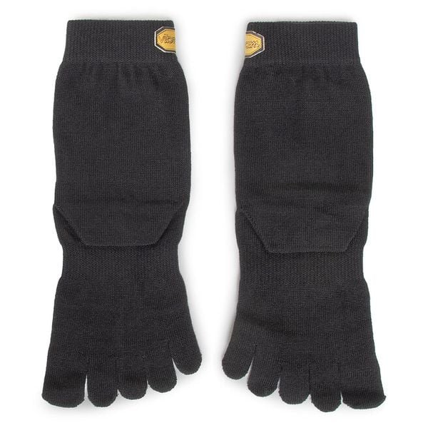 Skarpety długie Vibram Fivefingers. Czarne skarpety męskie Vibram Fivefingers, bez wzorów. Za 59.99 zł.