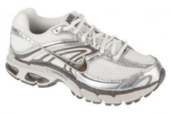 Buty sportowe Sneakersy damskie, Air Max Moto 2K. Białe obuwie sportowe damskie Nike, bez wzorów, z materiału, trekkingowe, nike air max. Za 519.99 zł.