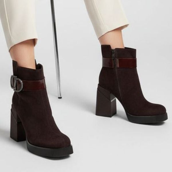 Botki damskie Filippo, na wysokim obcasie stabilne i ocieplane futerkiem, bordowe, DBT7183-25-BG. Czerwone kozaki damskie Filippo, z materiału, bez obcasa, na obcasie. Za 209.00 zł.