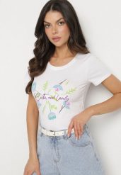 Biało-Niebieski Bawełniany T-shirt Ozdobiony Nadrukiem Zarice. Niebieskie bluzki damskie Born2be, l, bez wzorów, z bawełny, klasyczne, bez kołnierzyka. Za 29.99 zł.