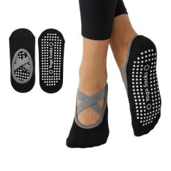 Skarpetki do jogi fit.me antypoślizgowe czarne. Czarne skarpety damskie FITME!, bez wzorów. Za 10.53 zł.