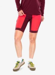 Spodenki turystyczne damskie Peak Performance Ascent Track Shorts. Czerwone szorty damskie Peak Performance, s, bez wzorów, z tkaniny, z podwyższonym stanem. Za 313.49 zł.