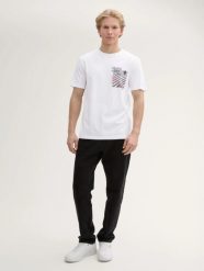 T-SHIRT KOSZULKA MĘSKA Z NADRUKIEM WHITE TOM TAILOR. Białe koszulki sportowe męskie Tom Tailor, m, bez wzorów, z bawełny, bez kołnierzyka, bez ramiączek, na fitness i siłownię. Za 112.00 zł.