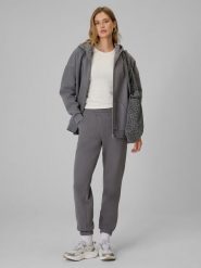 4F Spodnie dresowe joggery damskie - szare XS. Szare spodnie dresowe damskie 4f, xs, bez wzorów, z dresówki. W wyprzedaży za 79.99 zł.