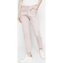 Answear - Jeansy. Szare jeansy damskie ANSWEAR. W wyprzedaży za 79.90 zł.