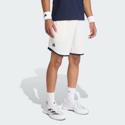 Szorty Tennis Classics. Białe krótkie spodenki sportowe męskie Adidas, bez wzorów, tenisowe, climacool (adidas). Za 239.00 zł.