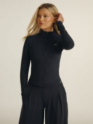 4F Bluza slim bez kaptura damska 4F x Anna Lewandowska - czarna S. Czarne bluzy damskie 4f, l, bez wzorów, z dzianiny, sportowe, bez kołnierzyka, bez ramiączek, bez kaptura. Za 169.99 zł.