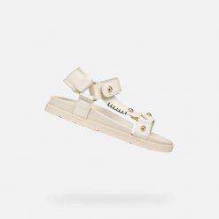 Sandały GEOX J SANDAL FOAMMENTERA Beżowy. Brązowe sandały damskie Geox, bez wzorów, z syntetyku, bez obcasa, bez zapięcia. Za 253.99 zł.