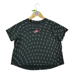 Second life - Damska koszulka z krótkim rękawem - Stan bardzo dobry. Czarne koszulki sportowe damskie Nike, bez wzorów, bez kołnierzyka, bez ramiączek. Za 42.56 zł.