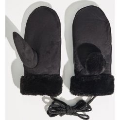 Rękawiczki z pomponem - Czarny. Czarne rękawiczki damskie Sinsay. Za 29.99 zł.