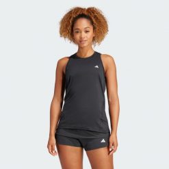 Koszulka treningowa bez rękawów Designed for Training. Czarne koszulki sportowe damskie Adidas, bez wzorów, z materiału, bez kołnierzyka, bez ramiączek, na fitness i siłownię. Za 149.00 zł.