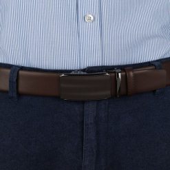 Pasek męski skórzany 3,5 cm klamra automatyczna Beltimore brązowy 02-592 : Kolory - brązowy, beżowy, Rozmiar pasków - r.115-130 cm. Brązowe paski damskie bez wzorów, ze skóry, wizytowe. Za 64.99 zł.