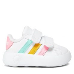 Sneakersy adidas. Czerwone trampki i tenisówki chłopięce Adidas, bez wzorów, bez zapięcia. Za 199.99 zł.