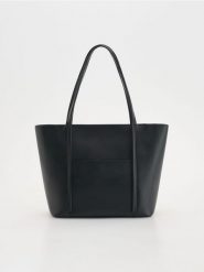Torebka shopper - czarny. Czarne torebki shopper damskie Reserved, bez wzorów, ze skóry, klasyczne, bez dodatków. Za 119.99 zł.