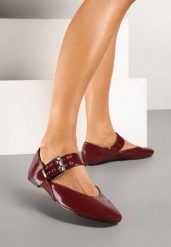 Bordowe Balerinki Lakierowane z Ozdobną Dużą Klamrą i Paskiem Grelita. Czerwone baleriny damskie Born2be, bez wzorów, z lakierowanej skóry, eleganckie, bez obcasa. Za 54.99 zł.