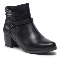Botki Caprice. Czarne botki damskie Caprice, bez obcasa, na słupku, bez zapięcia. Za 299.99 zł.