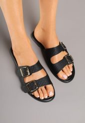 Czarne Klapki Ozdobione Klamrami i Paskami Iffarene. Czarne klapki damskie Renee, bez wzorów, eleganckie, bez obcasa, na płaskiej podeszwie. Za 39.99 zł.