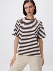Bawełniany t-shirt w paski - kremowy. Białe t-shirty damskie Reserved, l, bez wzorów, z bawełny, bez kołnierzyka. Za 49.99 zł.