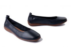 JOSEF SEIBEL 74801 133 525 Fenja 01 DS. indigo, baleriny damskie. Niebieskie baleriny damskie Josef Seibel, bez wzorów, ze skóry, bez obcasa. Za 379.90 zł.